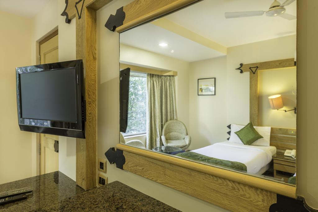Deccan 8 Pune Exterior photo