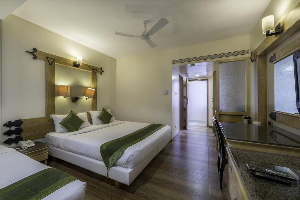 Deccan 8 Pune Exterior photo