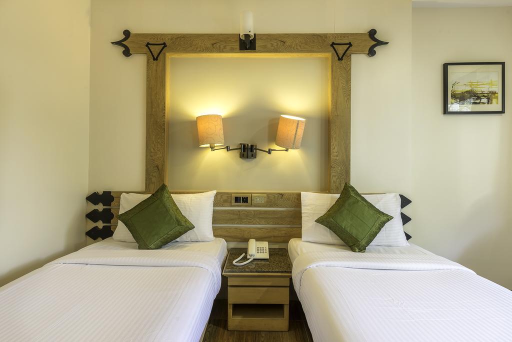 Deccan 8 Pune Exterior photo